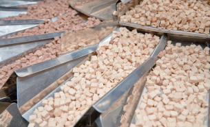 了解猫粮配重机如何精准配重及自动输送至包装工位