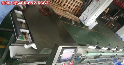 小龙虾自动分拣机视频