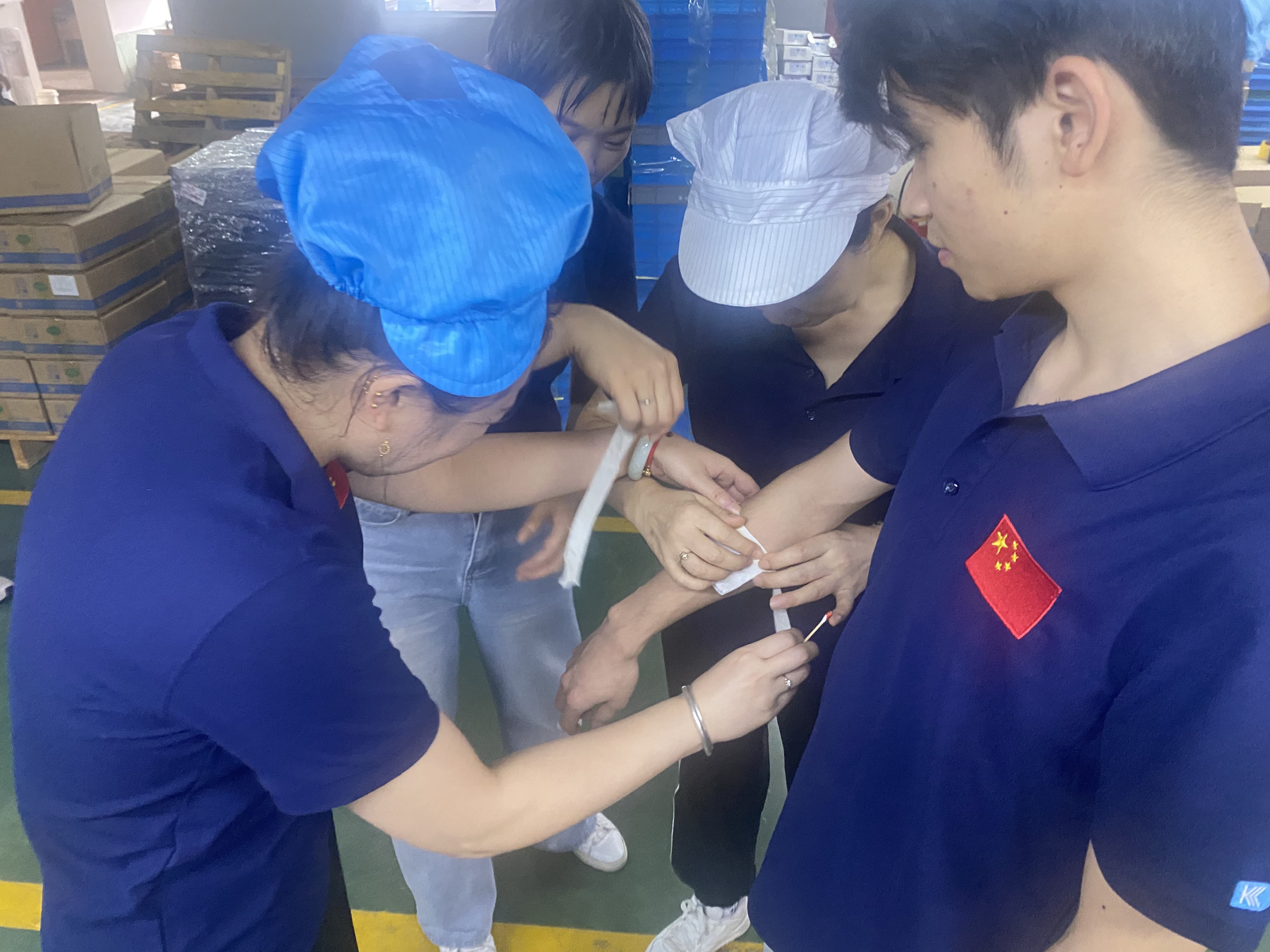 1759108744379540.jpg 伤员救助模拟.jpg